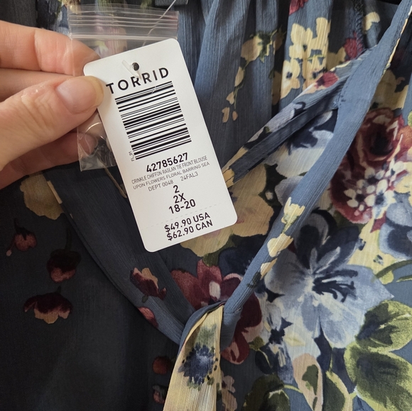 TORRID Crinkle Chiffon Raglan Tie Front Blouse Womens Plus Size 2X Blue Floral - Picture 11 of 11